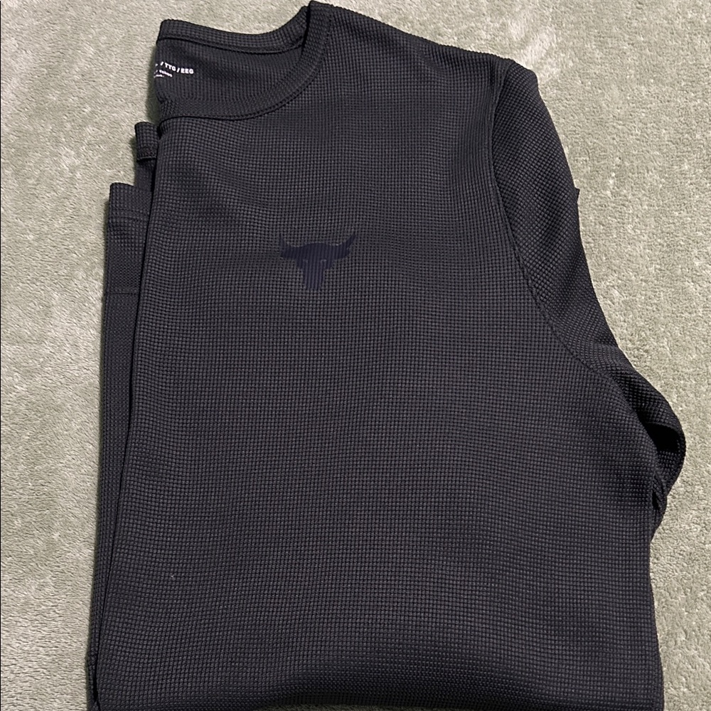Under Armour Men's Black Textured Crewneck long sleeve thermal